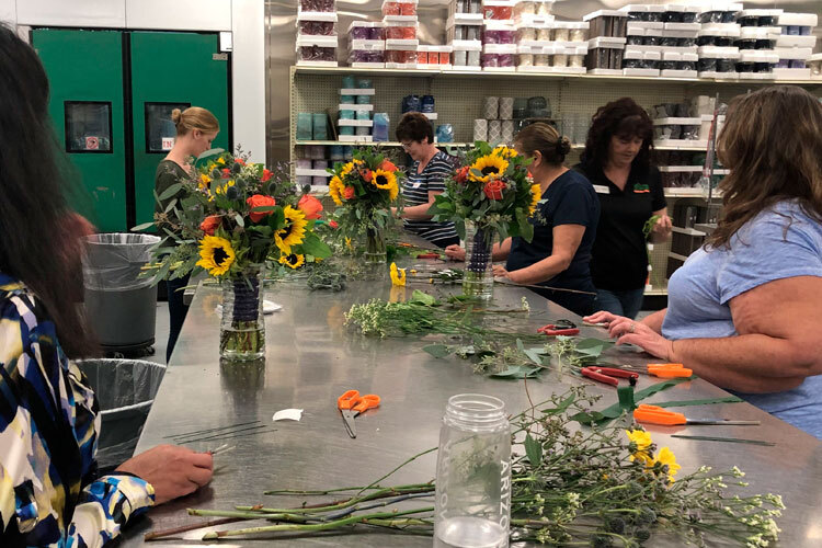 Wine & Design: Sunflower Bouquet/Boutonniere Class